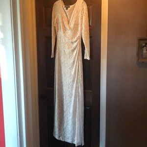 Size 6 Beautiful Ralph Lauren beige formal dress